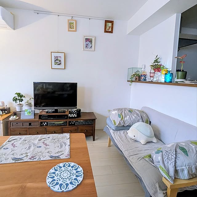 Lounge,ソファ,クッション,リビング,マンション,ナチュラルインテリア,北欧インテリア,マンション暮らし,マシュマロアクアミエ,ハーフケット,夏,キッチンカウンター mi-saの部屋