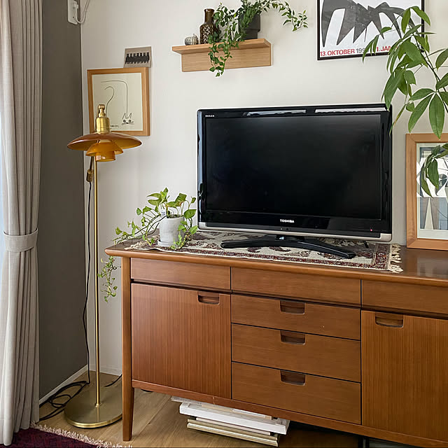ルイスポールセン,フロアライト,ゴールドインテリア,Bedroom tomamaの部屋