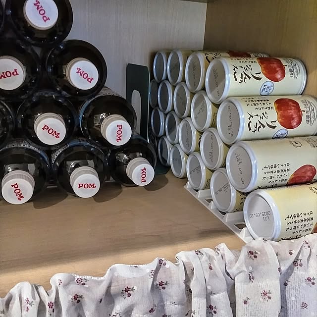 100均,セリア,ボトルスタッキングマット,BOTTLE PYRAMID,ローリングストック,ドリンクストック,ペットボトル,缶ジュース,食品収納,キッチン収納,備蓄飲料,収納棚,ドリンクピラミッド,寝かせて収納,ペットボトル飲料,便利グッズ,Kitchen mi-saの部屋