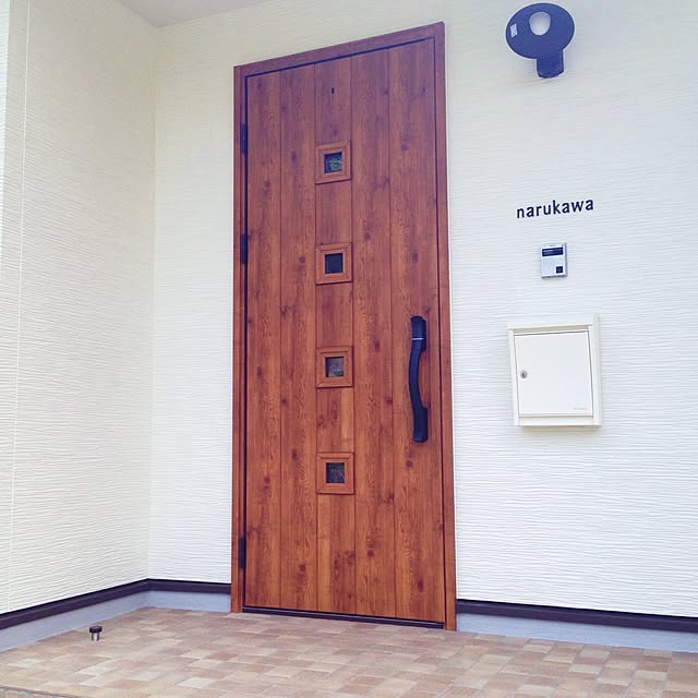 Entrance,平田タイル,表札,ポスト,YKK,玄関前,新築,真鍮,注文住宅 NoooAの部屋
