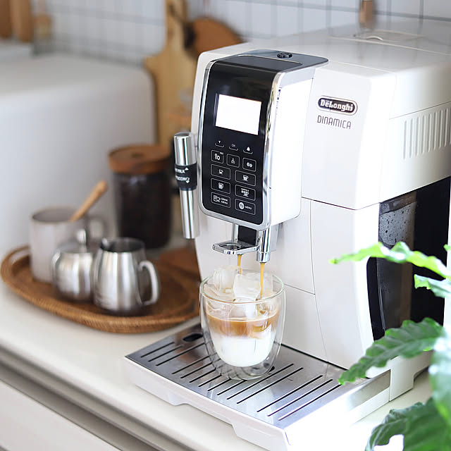 Kitchen,デロンギ,コーヒーのある暮らし,エスプレッソマシン,癒し,ナチュラル,北欧,シンプル,モノトーン,ホワイトインテリア,シンプルモダン,ホワイト,グレーインテリア,グリーン,ディナミカ,観葉植物,すっきり,コーヒーメーカー tomoccoの部屋