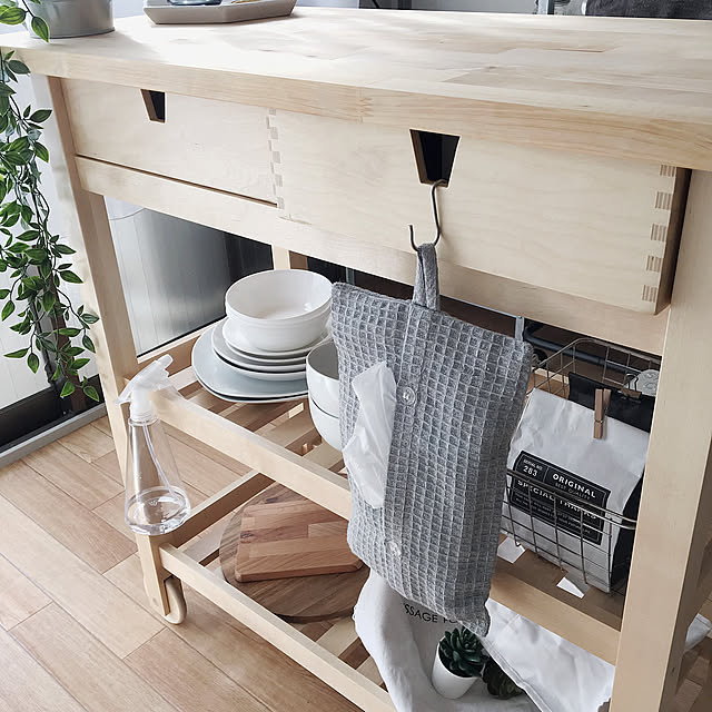 Kitchen,新商品買ったよ！,賃貸マンション,モノトーン×ナチュラル,海外インテリアに憧れる,ホワイトインテリア,モノトーン×ウッド,Scandinavian,モノトーンインテリア,築40年,グレーインテリア,IKEA,白のチカラ,北欧,スカンジナビアンスタイル,FÖRHÖJA,フォルホイヤ,ダイソー hannaの部屋