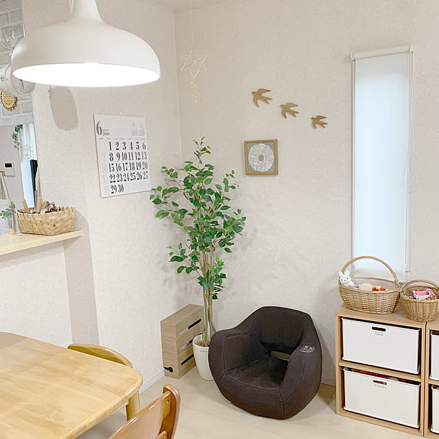 ヒンメリ,カゴ収納,観葉植物,フェイクグリーン,フィカス,ニトリのフェイクグリーン,建売住宅,ニトリ,配線隠し,配線,ルーター収納,モデム隠し,北欧ナチュラル,ルーター隠し,北欧,ナチュラル,カインズ,Lounge Minoriの部屋