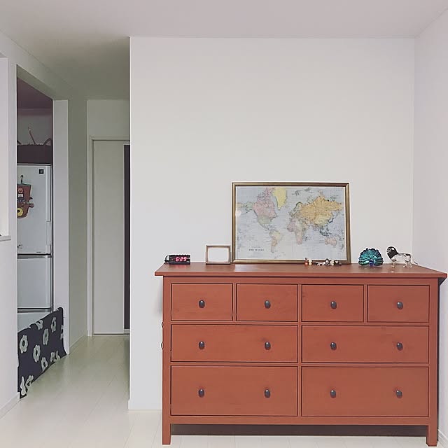 デジタル時計,家族写真,ミッフィー,ピーコック,ライオン,スワロフスキー,世界地図,チェスト,IKEA,赤ちゃんのいる暮らし,リサラーソン,My Shelf tama0203の部屋
