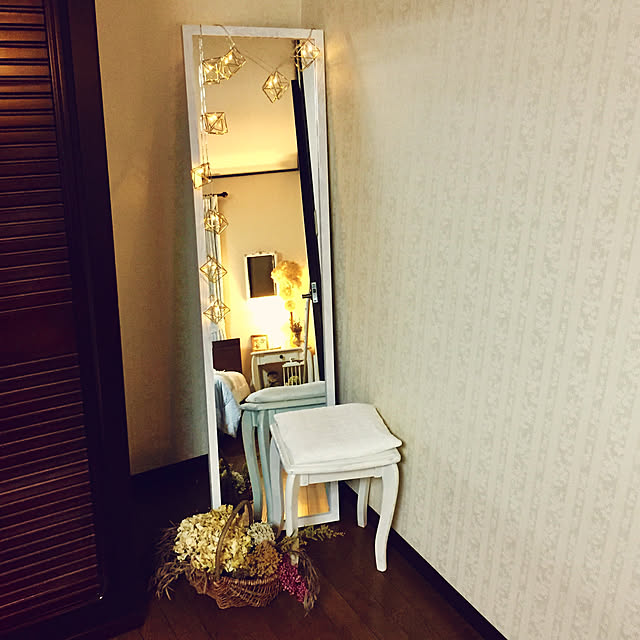 Bedroom,婚礼ダンス,ドライフラワー,スタンドミラー,ニトリ,シンプルがすき,北海道,大人インテリアは憧れ♡,いいね&フォローありがとうございます♡ norinori0605の部屋