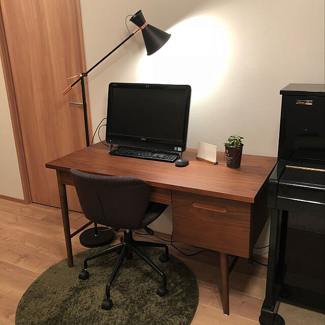 My Desk,パソコン,パソコンデスク,フロアランプ,emo,franc franc 照明,loiチェア qaaqの部屋