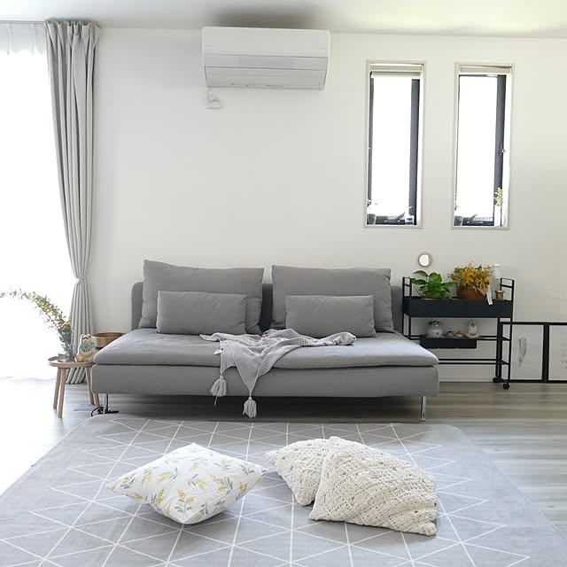 Lounge,IKEA,ソファ,クッション,ミモザ,tower,3人掛けソファ,グレーインテリア,山崎実業,ソーデルハムン,ソファーのある暮らし,シャーリースロー,ポーラーベア,カゴ,スリコ,リノベーション,ポトス,グリーンのある暮らし,ニトリ,Francfranc,ポーラーベア出張 ya_maの部屋
