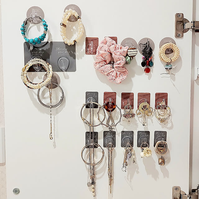 Bathroom,フック,アクセサリー収納,すきま収納,ホワイトインテリア,フレンチシック,シャビーシック,ホワイト大好き,注文住宅♥️,カフェ風,姫系インテリア,Room Clipとの出会いに感謝✳︎,いいね♥️フォロー♥️うれしいです,フォロワーさん200人超えました♡,インスタ→prettychiechie,100均アイテム prettychieの部屋