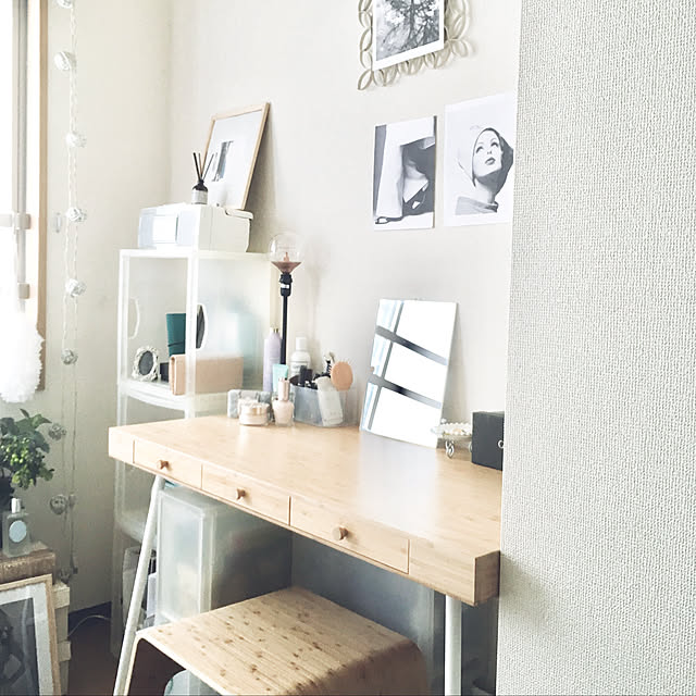 Bedroom,1K,モノトーンポスター,ワークデスク,ドレッサー,狭い部屋,ベッド周り,一人暮らし,IKEA,1R/1K,ワンルーム,賃貸,シンプル iqco.の部屋