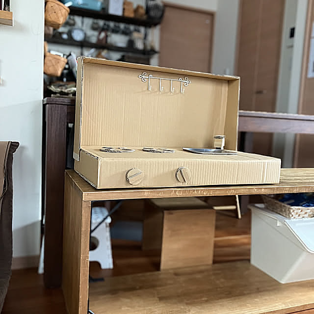 Lounge,ベンチ DIY,手作りキッチン,蛇口,セリア　バット,セリア　アイアンフック,コンロ,ベンチ収納,DIY,工作,ダンボールキッチン,おままごと,長女　3歳2ヶ月,2024.8.15,ハンドメイド夏,こどものいる暮らし,見ていただいてありがとうございます♡,ハンドメイド boku.jenny.myloveの部屋