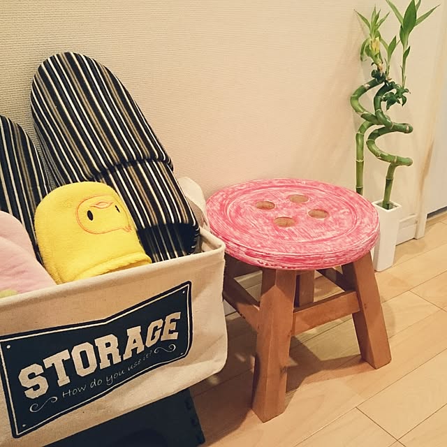 Entrance,スツール,ボタンスツール,スタジオクリップ,スタジオクリップのスツール,ダイソー,Instagram➡makiko.myu,RC埼玉,いつもいいねありがとうございます♡,RC埼玉支部,RCの出会いに感謝♡,100均,100円SHOP,スリッパ入れ,ダイソーストレージボックス Makikoの部屋