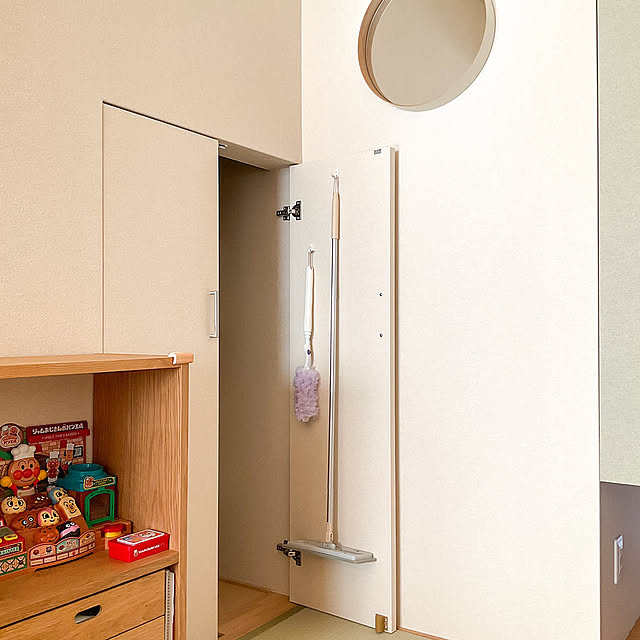 Bedroom,ざっくり収納,フリーザーバッグ,IKEA,引き出し収納,ハンディモップ,フロアワイパー,吊るす収納,掃除道具の収納 tokonekoの部屋