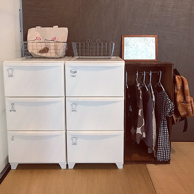 りんご箱でハンガーラック,りんご箱,こども服収納,こどもと暮らす。 viviの部屋