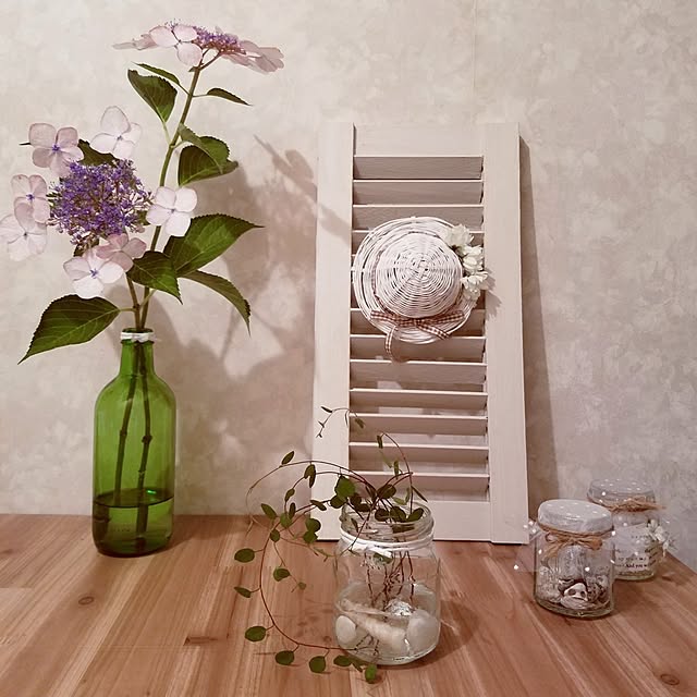 Entrance,SDGs,リメイク,ダイソー,手作り,あじさい,紫陽花,ポッカレモン空瓶,ポッカレモンの空き瓶,保冷剤,保冷剤再利用,貝殻,靴箱の上,ルーバー手作り,ジャムの空き瓶,帽子,エコクラフト miccyoの部屋