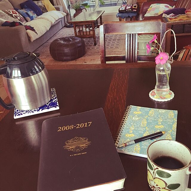 My Desk,家計簿,10年日記,庭から摘んできた花 junの部屋