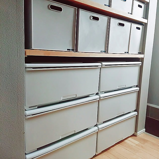 My Shelf,エコバッグ,注文住宅,シンデレラフィット,壁紙グレー,収納ボックス,Nインボックス,ニトリ,テプラでラベリング,こどものいる暮らし,おうち時間,パントリー,物の住所を決める,整理整頓,グレーで統一,子供も取りやすい,土間のある暮らし,無垢の床,オークの床 igokochiの部屋