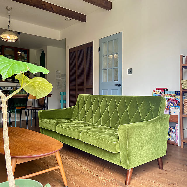 Lounge,ペンダントライト,ウンベラータ,モケットグリーン,カリモク60 ロビーチェア,カリモク60,リビングダイニング,リビング,ソファ,北欧好き,mamanの家,レトロ,カフェ風,北欧,塗り壁,IKEA Suzuki.Pandaの部屋