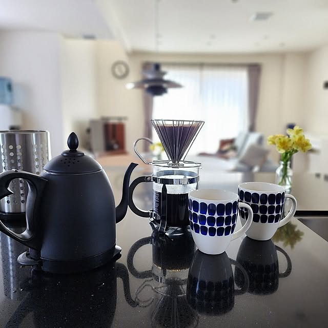 Kitchen,好きな器のある暮らし,コーヒーのある暮らし,KOGU,ドリップコーヒー,珈琲タイム,トゥオキオ,アラビア,マグカップ,コーヒー好き,Russell Hobbs ケトル,午後の一コマ,コーヒープレス,ボダム　コーヒープレス,スターバックスコーヒープレス 75の部屋