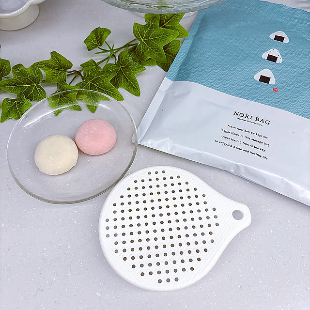 Kitchen,冷凍もち,お手入れしやすい,お手入れ簡単,くっつかない,お餅トレー,ダイソー,100均,白,夏,100均アイテム,フェイクグリーン,平屋,お餅,Daiso,ひとり暮らし,平屋暮らし,餅投げ,海苔保存袋 tomatoの部屋