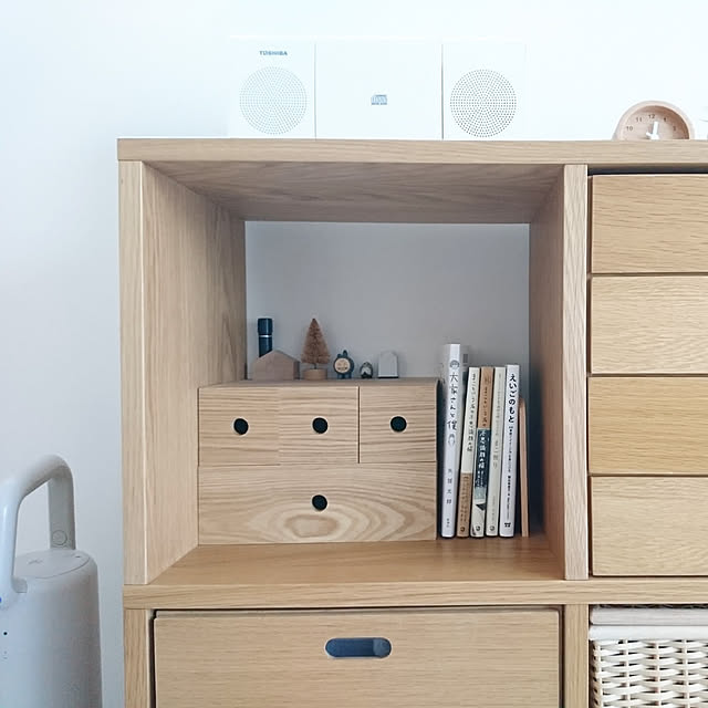 My Shelf,seria,100均,シンプル,二人暮らし,北欧,無印良品,リサラーソン,インテリア,木製家具,木製,本,はんこ,MDF小物収納,収納,スタッキングシェルフ on_100kの部屋