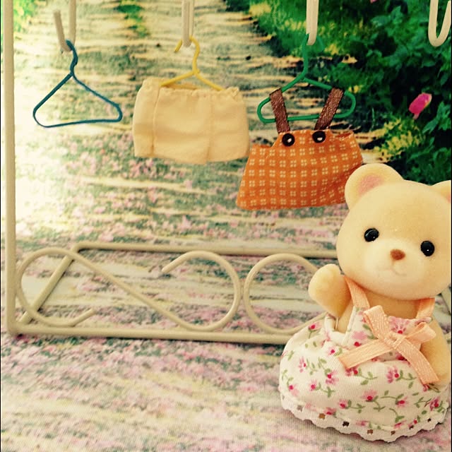 Entrance,背景布,ゼムクリップ,ミニチュアハンガー,シルバニアファミリー imachanの部屋