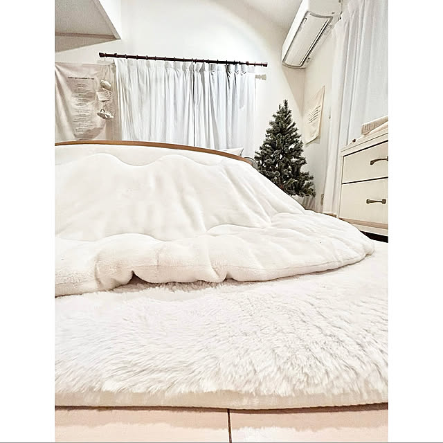 Lounge,こたつ敷布団,Nウォームダブルスーパー,Nウォーム,白が好き,しろがすき,買ってよかったもの,ニトリ,ナチュラルインテリア,冬支度,ニトリのラグ,IGやってます,クリスマスはじめました,クリスマスツリー150cm,ツリー150cm,こたつのある部屋,こたつのある暮らし,冬支度はじまめました,こたつのある生活,人をダメにするラグ mikaの部屋