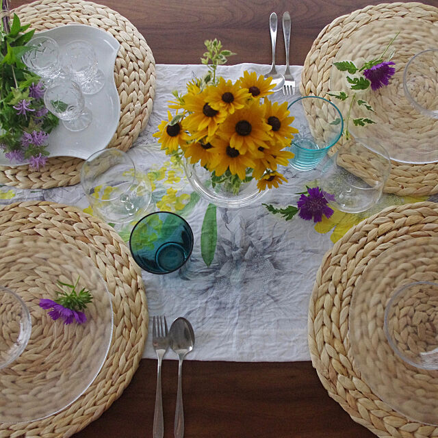 夏のテーブル,ベルガモット,ルドベキア,テーブルコーデ,花とインテリア,裏庭の花,My Desk,ZARA HOME テーブルランナー yuzuの部屋