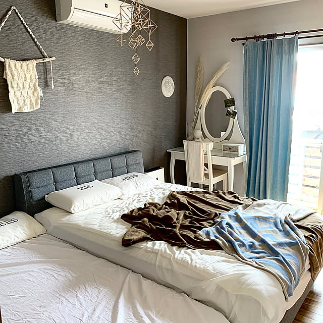 パンパスグラス,ベッドルーム,ヒンメリ,タペストリー,流木ディスプレイ,冷え対策,北欧インテリアに憧れる,こどもと暮らす。,おうち時間,好きなものに囲まれて暮らす,こどものいる暮らし,写真,IKEA,ドレッサー,ニトリ,Bedroom,モノトーンインテリア mkmimkの部屋