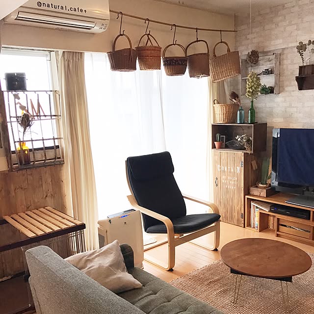 Lounge,椅子,Chair,IKEA,DIY,インテリア,古道具,古物,IG→yomichan01,吊るす,かご,カフェ風,マンション,ドライフラワー,ナチュラル,リメイク,ちゃぶ台,いつもいいねありがとうございます♡,ラグ,雑貨,犬と暮らす,ポエング yomichanの部屋