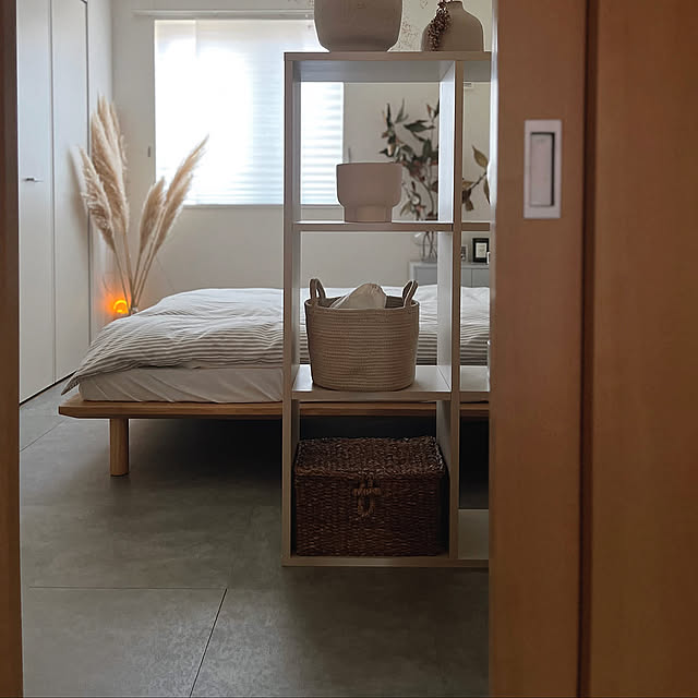 Bedroom,無印良品,床材,シンプル,賃貸インテリア,ナチュラルインテリア,H&M HOME,シンプルインテリア,山善,パンパスグラス,ELEMENTS,FLOORLY STONE moon.mの部屋