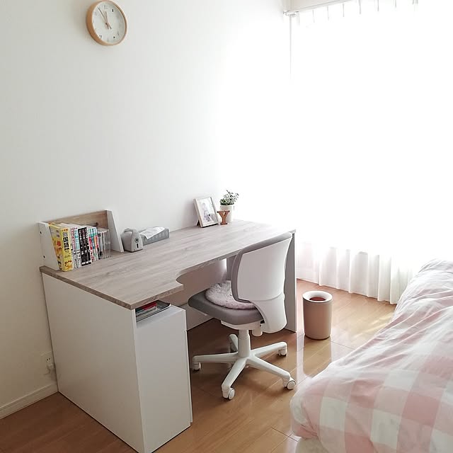 My Desk,デスク周り,ロウヤ LOWYA,勉強机,勉強デスク,小学生女の子の部屋,KEYUCAゴミ箱,ITOKIチェア,小学生の部屋,建売住宅,鉛筆削り pinokoの部屋