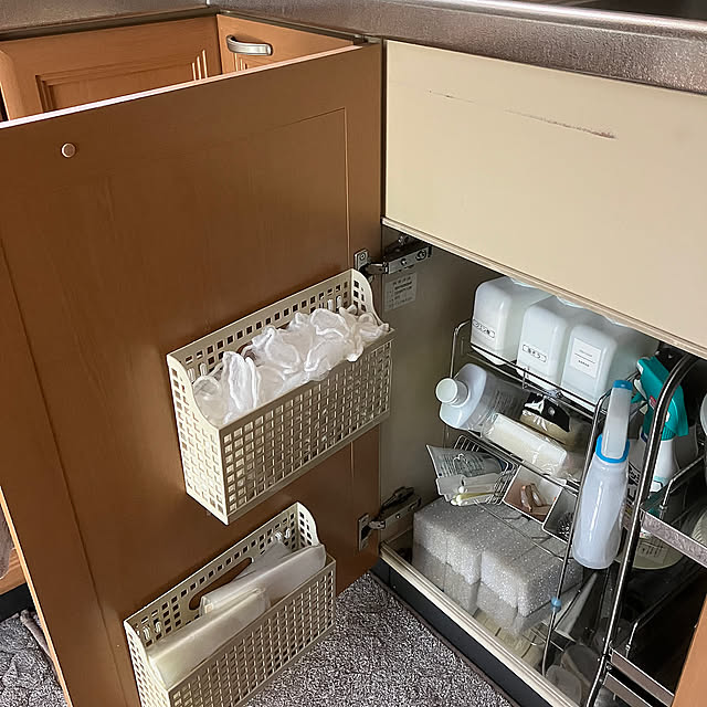Kitchen,3枚投稿,ウエス入れ,キッチンペーパー収納,排水口ネット収納,IHコンロ下,シンク下,扉裏活用,扉裏収納,整理収納,隙間収納 ikubooの部屋