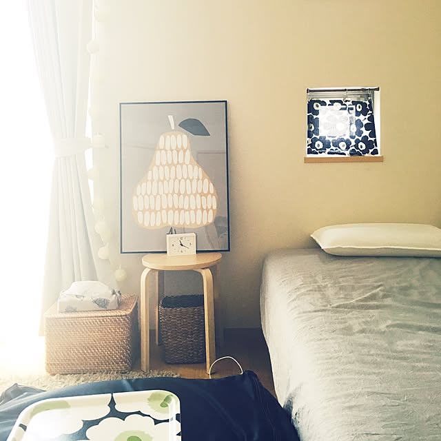 Bedroom,ハリネズミ,手ぬぐいティッシュカバー,DARLING CLEMENTINE,無印良品,リサラーソン,一人暮らし,Lisa Larson,小窓,賃貸,ニトリ,ラタン,PEAR,FROSTA,IKEA,ポスター,人をダメにするソファ,コットンボールランプ,北欧,marimekko,MINIUNIKKO,シンプル,UNIKKO yyの部屋