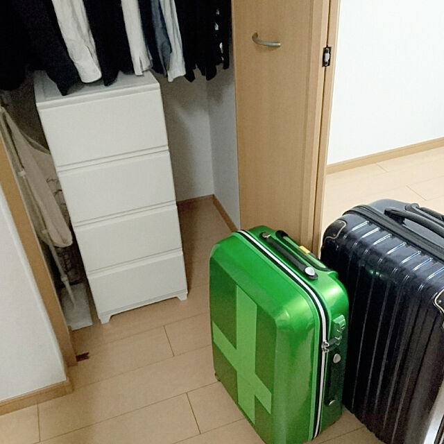 旅行好き必見 スーツケースの収納場所はここが正解 Roomclip Mag 暮らしとインテリアのwebマガジン