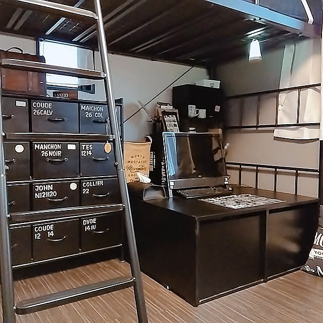 Bedroom,わが家の好きな風景,スチールチェスト,ブラックインテリア,小上がり,男前インテリア,ロフトベッド下 kada_yuuichiの部屋