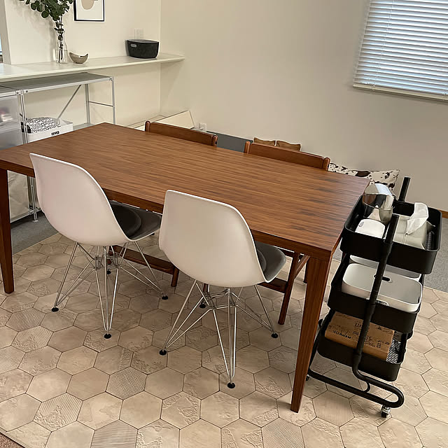 ダイニングラグ,ダイニングテーブル,キッチンワゴン,Lounge,モルモットは洗えるペットシーツ,洗えるペットシーツ mottochanの部屋