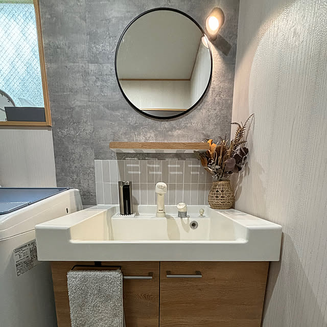 Bathroom,ビフォーアフター,ナチュラル,洗面台,洗面所,DIY,洗面所 収納,リメイクシート,建売住宅,シンプルインテリア,洗面台リメイク,洗面台DIY,洗面所DIY,洗面台鏡 naco.の部屋