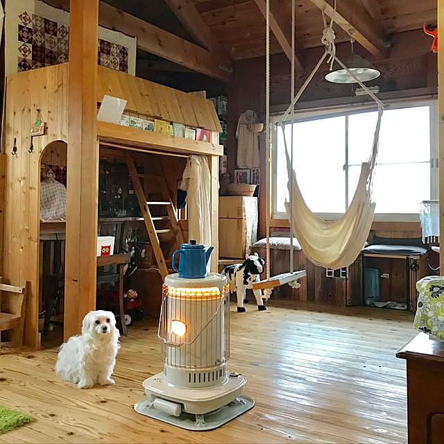 Overview,コロナストーブ,野田琺瑯ポトル,ストーブ,木造住宅,ハンモックチェア,ブランコのある部屋,杉フローリング,DIY,犬のいる暮らし Mackyの部屋