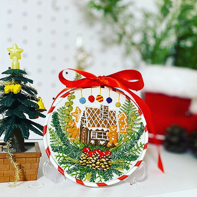 ミルクペイント,クリスマスカラー,刺繍枠リメイク,刺繍,シルバニアファミリー,クリスマスツリー,ダイソー,クリスマス,子供のいる暮らし,田舎暮らし,ままごとキッチンDIY,Overview reina0044の部屋