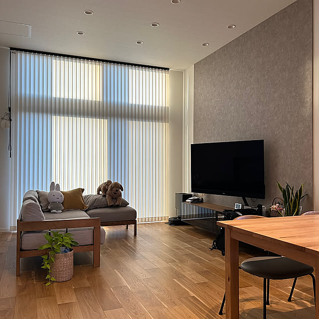 Lounge,朝からハイテンション,朝日の当たる場所☀︎*.。,朝日ウッドテックライブナチュラル,朝日が気持ちいい♡,パワーチャージ❗️,バーチカルブラインド,ナチュラルインテリア,いいね!ありがとうございます◡̈♥︎ miffy.0044の部屋