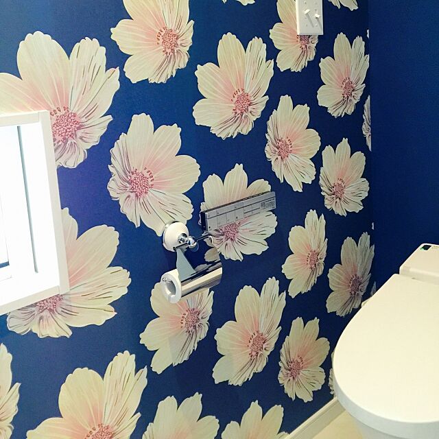 Bathroom,花柄 壁紙 KAHUNAの部屋