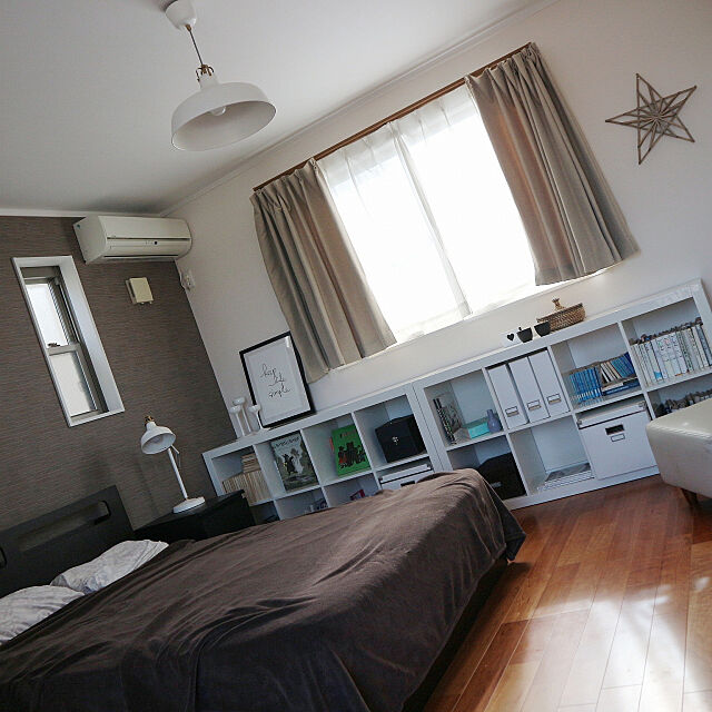 Bedroom,大掃除,シンプルな暮らし,シンプルインテリア,IKEA,アクセントクロス,モノトーン,本棚 neruの部屋