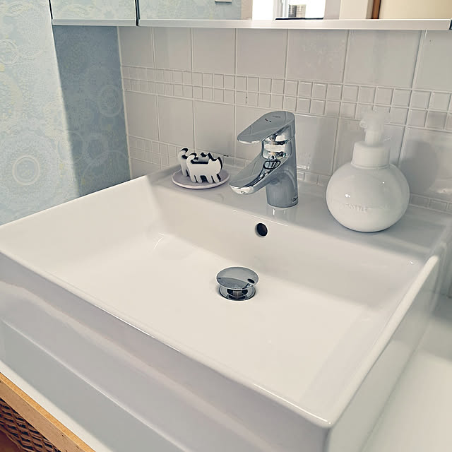 Bathroom,ソープディスペンサー,ダイソー,100均,楽天,泡ボトル,泡ソープ,グローブ,globe,LIXIL,LIXIL洗面台 milkの部屋