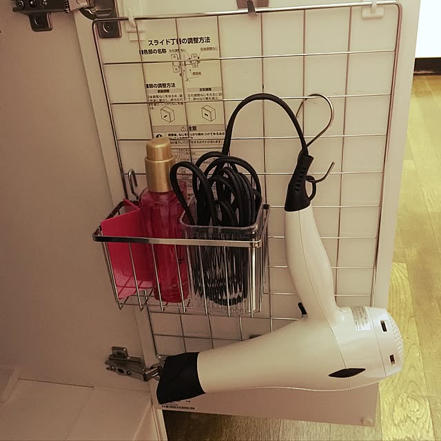 Bathroom,ドライヤー収納,100均,ダイソー,賃貸でも楽しく♪,一人暮らし,築30年賃貸,扉裏収納 CA90210の部屋