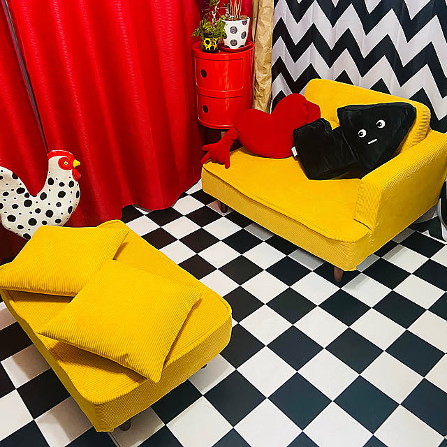 Lounge,賃貸インテリア,カラフルポップ,せまい部屋,ワンルーム　一人暮らし,ひとり暮らしインテリア,ミッドセンチュリー,ワンルーム beeeeの部屋