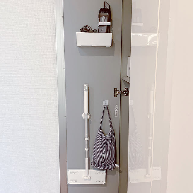 デッドスペース,扉裏収納,収納,両面テープ,セリア,建売住宅,ダイソー,Entrance lunalunaの部屋
