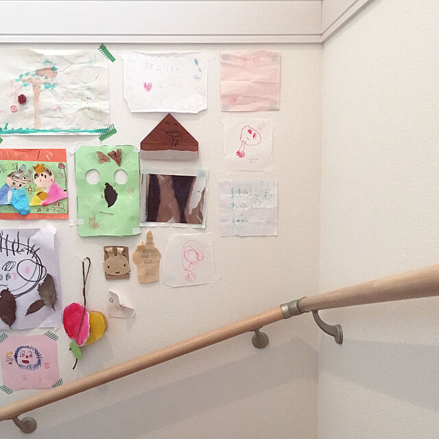 On Walls,階段,工作,ギャラリー,子どもの作品,子どもの絵,こどもの絵,こどもと暮らす acchuの部屋