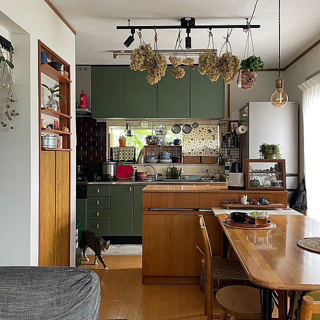 Kitchen,ヤマゴボウ,ダイニングテーブルの脚リメイク,夫のDIY,クローゼットリメイク,キッチン扉リメイク,リメイク,イベント参加,ネコ姉弟,ビー　弟　白黒,ラグ　姉　キジトラ,複数枚投稿,夫に感謝 nobikoの部屋