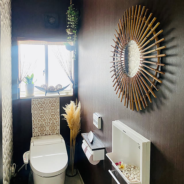 Bathroom,Panasonicアラウーノ,トイレに鏡,イカット,観葉植物,トイレインテリア,トイレの壁,トイレのインテリア,リゾート風,アジアンテイスト,バリ風,ホテルライク,ホテルライクな暮らし,リゾートインテリア yukikoの部屋
