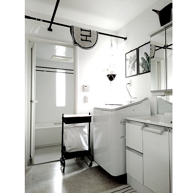 Bathroom,ランドリールーム,ホワイト×ブラック,モノトーン,建売,建売住宅,山善,バスケットトローリー,コメントお気遣いなく♡,カインズつっぱり棒,マットブラック,ボタニカル,ダウンロードポスター,IKEA,山善アンバサダー,山善アンバサダー3期生,くらしのeショップモニター,フタにもなる天板 kodaminの部屋